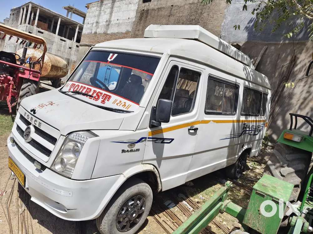 Force Traveler 15 Seater