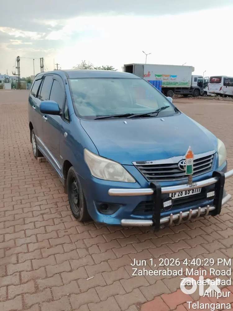 Toyota Innova 2013 Diesel 300000 Km Driven