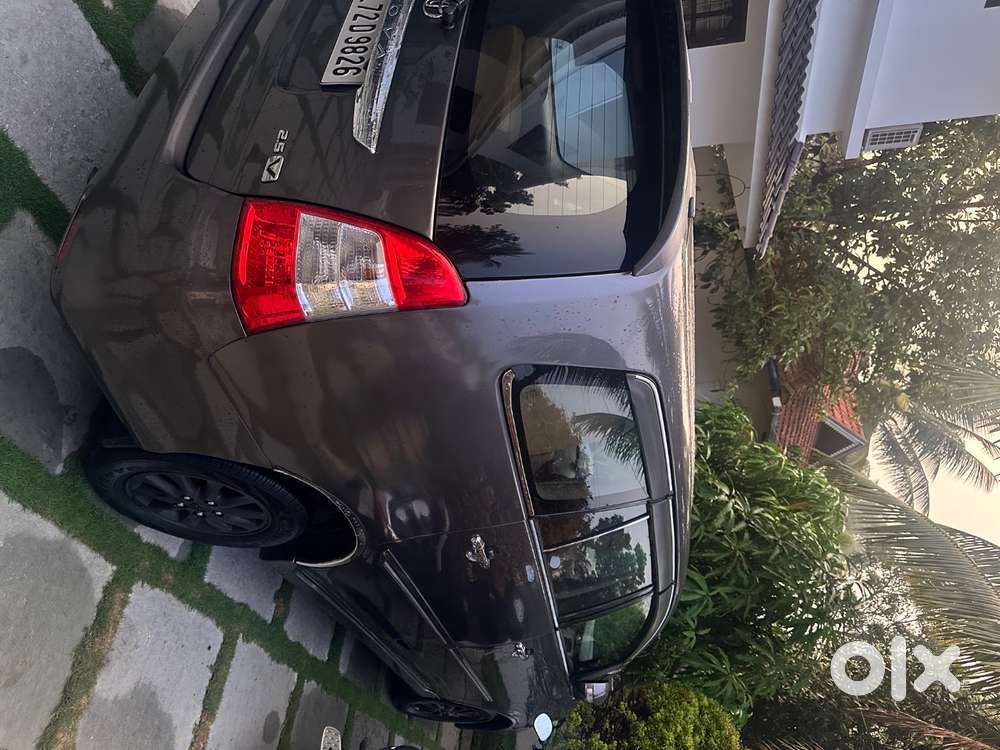 Fully Loaded Innova With Less Mileage