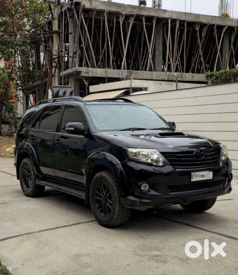 Toyota Fortuner 4x2 Manual, 2014, Diesel