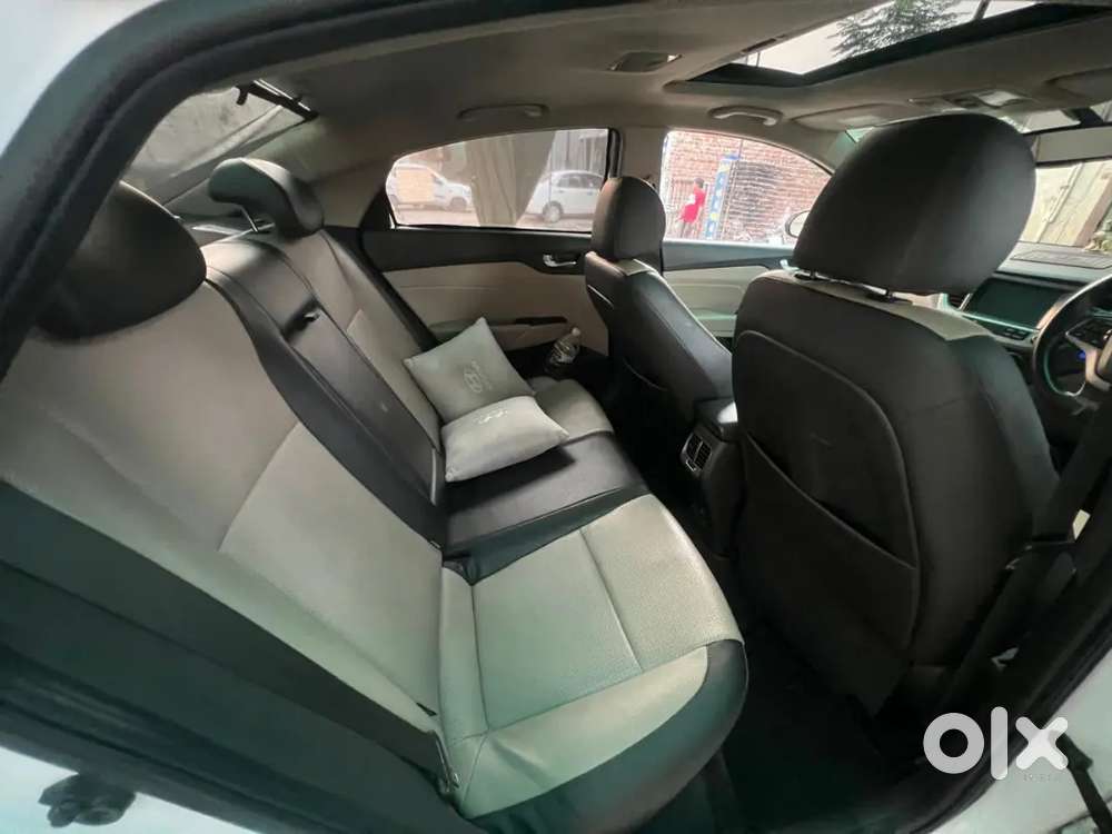 Verna Top Model With Sunroof