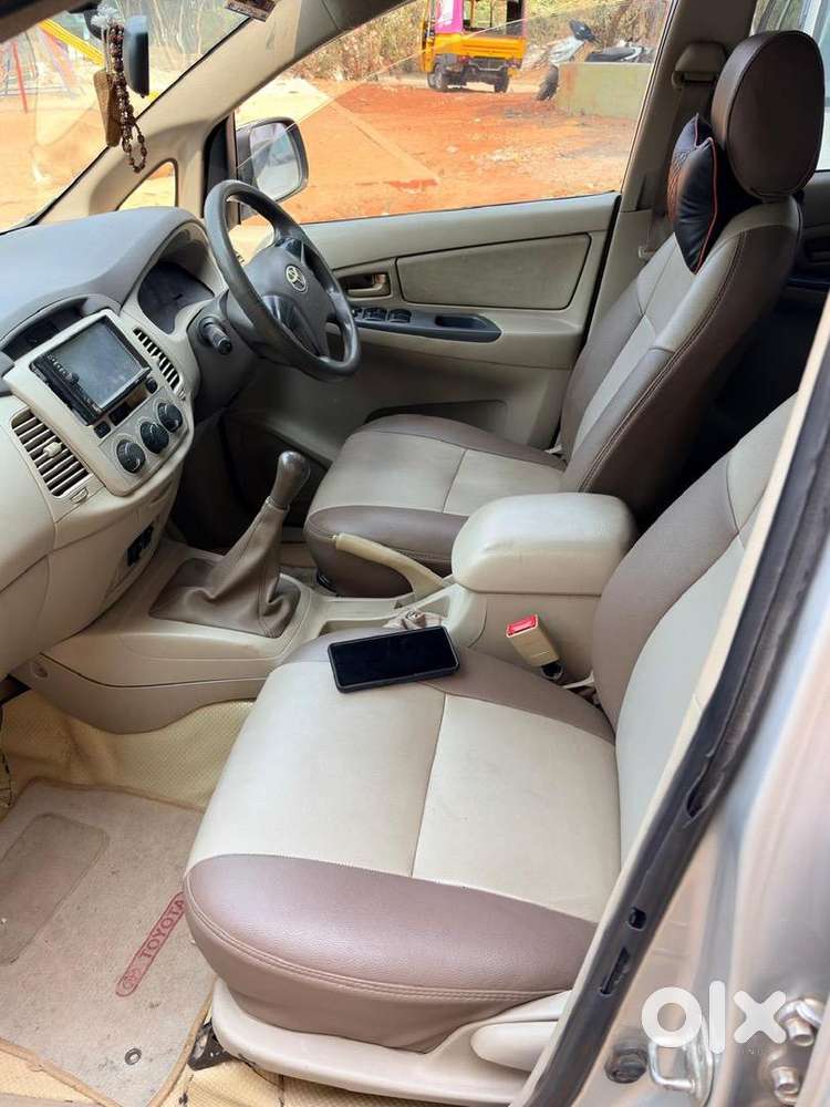Toyota Innova 2012 Diesel 262000 Km Driven