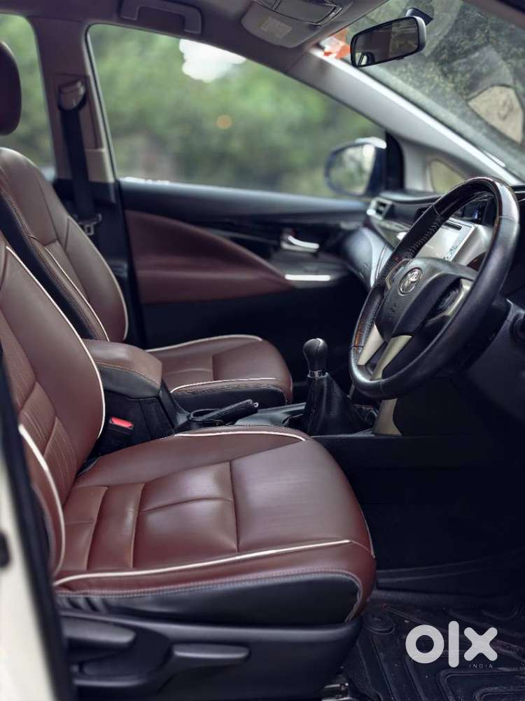 Toyota Innova Crysta 2.4 V 8 Str, 2017, Diesel