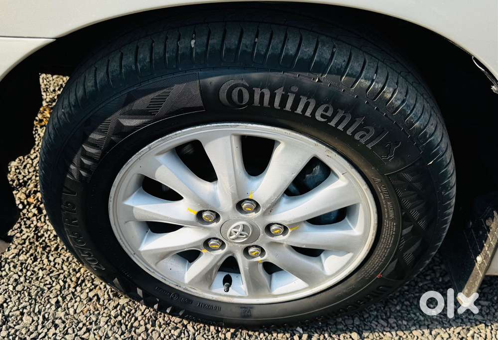 Toyota Innova 2.5 Vx 8 Str Bs-iii, 2015, Diesel