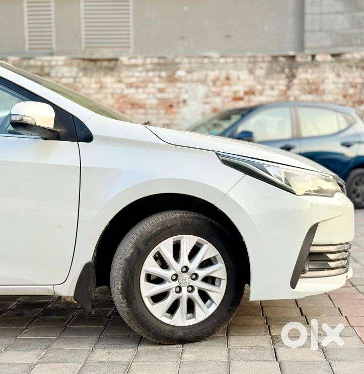 Toyota Corolla Altis [2014-2017] 1.8 G Cvt, 2017, Petrol