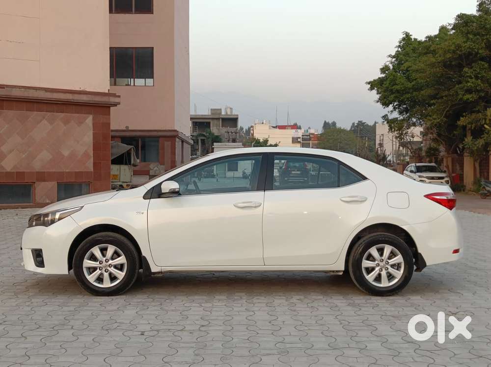 Toyota Corolla Altis G At, 2014, Petrol
