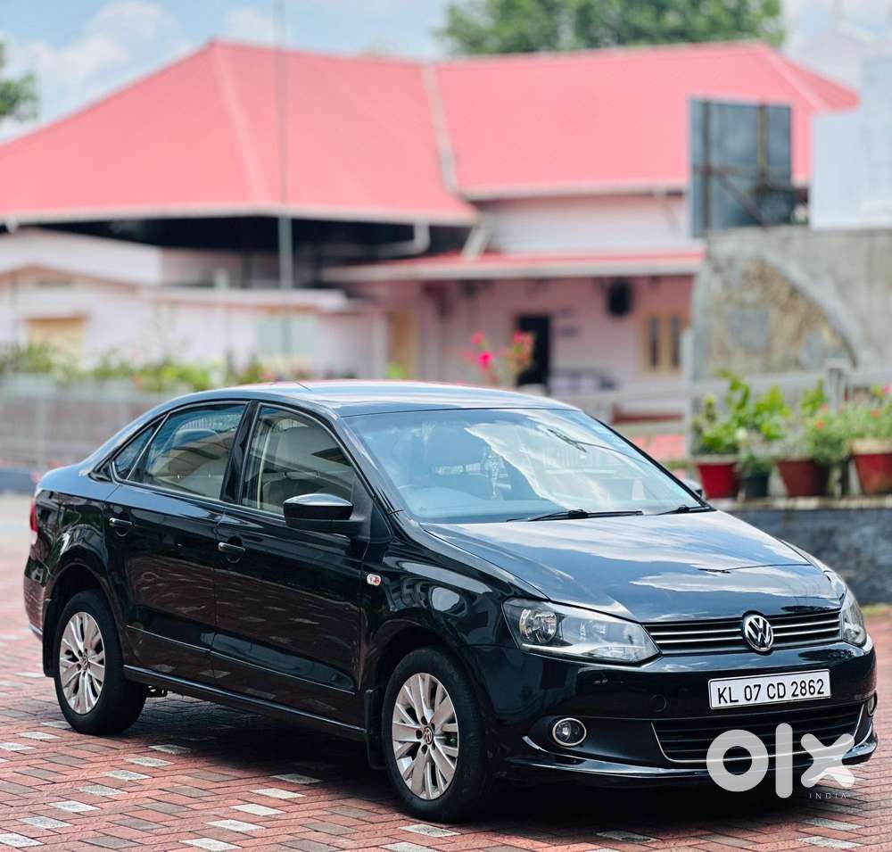 Volkswagen Vento 1.5 Highline Plus At 16 Alloy, 2015, Petrol