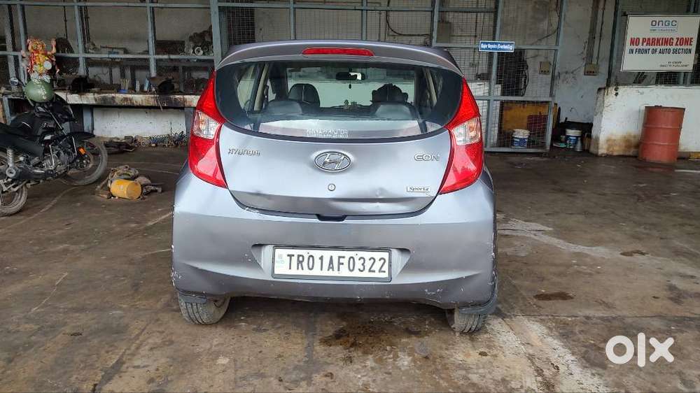 Hyundai Eon 2012 Petrol Very Well Maintained.