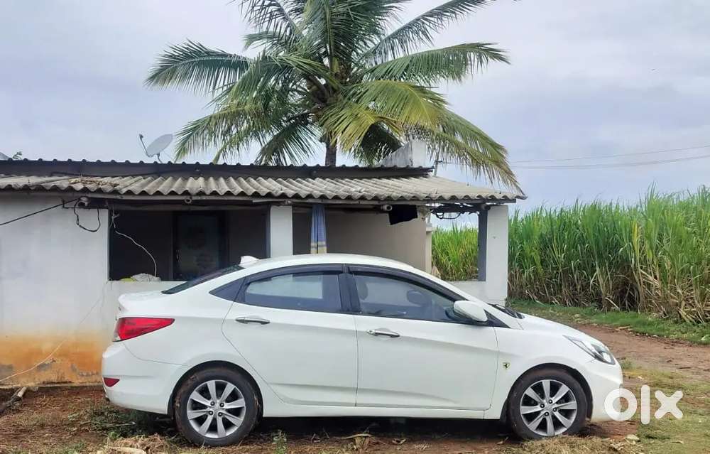 Hyundai Fluidic Verna 2012
