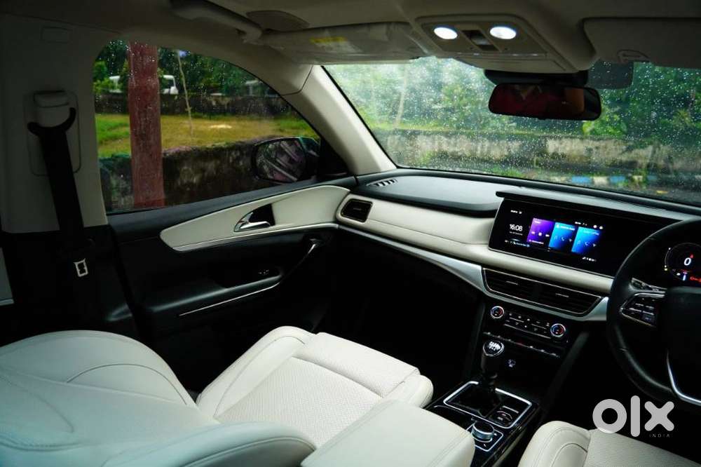 Mahindra Xuv700 2.2 Ax 7 Diesel Mt Luxury Pack Str, 2026, Diesel
