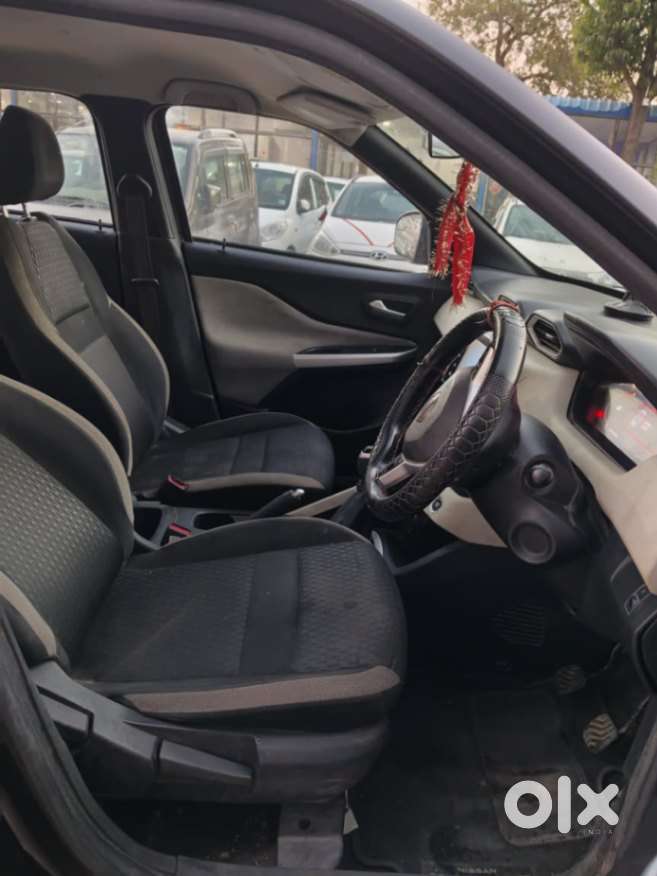 Nissan Magnite 1.0 Xv, 2022, Petrol