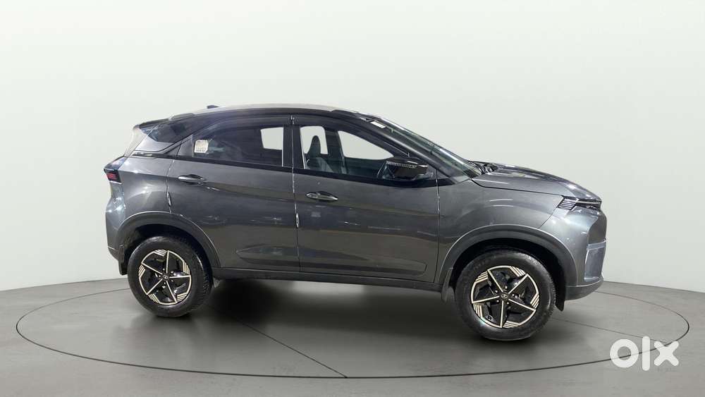 Tata Nexon Fearless Plus S Purple 1.2 Revotron Petrol 7dca Dual Tone..