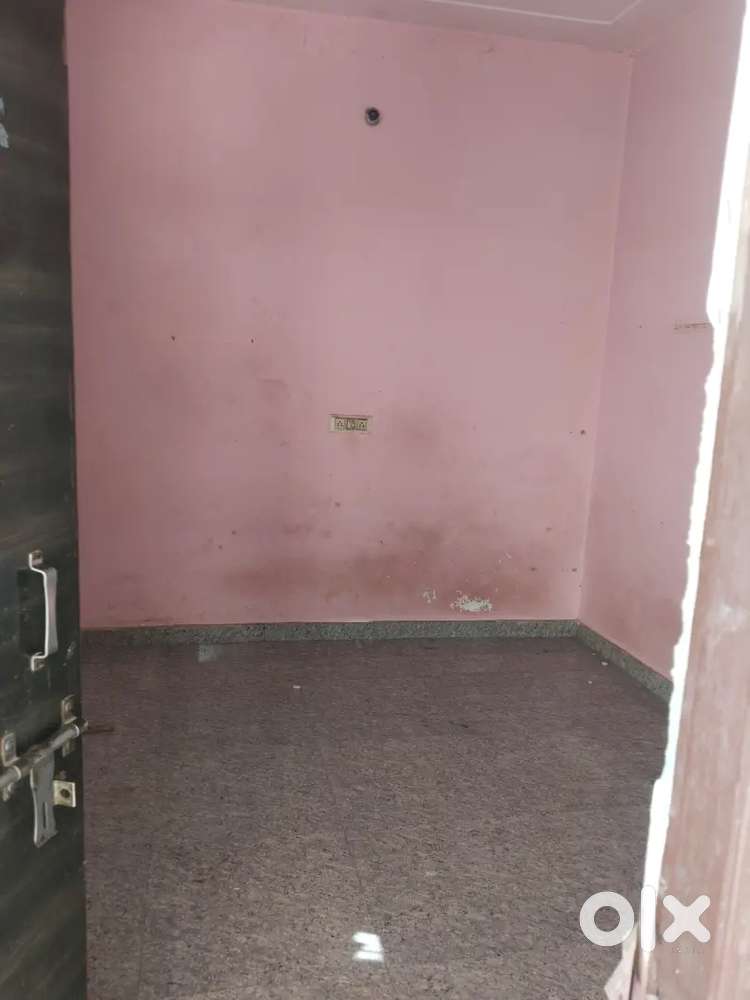 Room He rent ke liye (only for family)