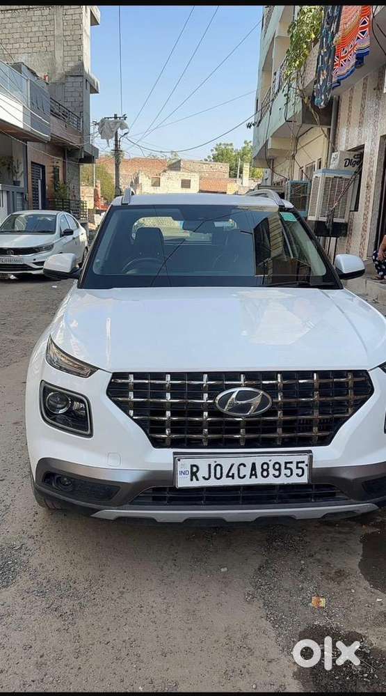 Hyundai Venue 2021 Petrol 86000 Km Driven