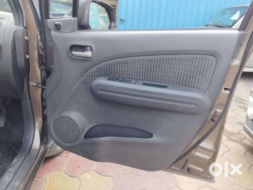 Maruti Suzuki Ritz Vxi, 2013, Petrol