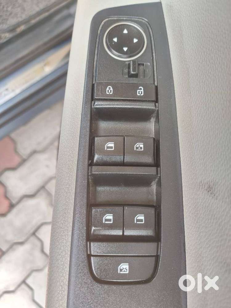 Kia Carens, 2022, Petrol