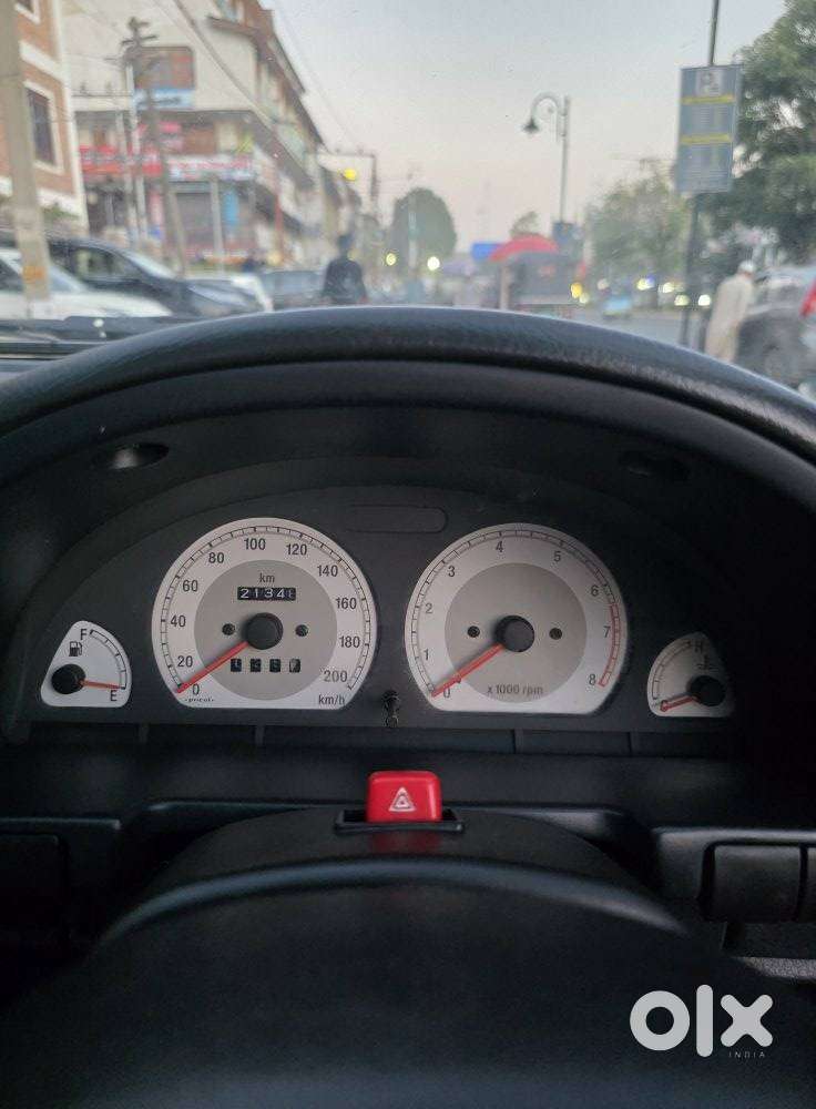 Maruti Suzuki Esteem Lxi - Bsiii, 2005, Petrol