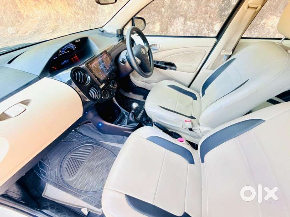Toyota Etios Liva V Dual Tone, 2019, Petrol