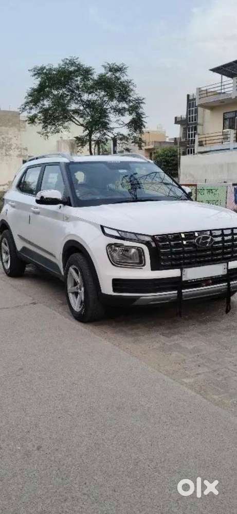 Hyundai Venue 2024 Petrol Good Condition