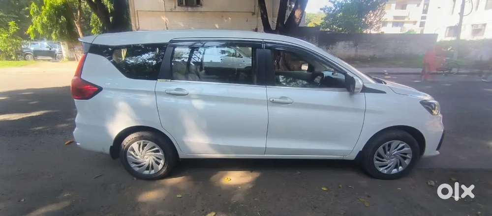 Maruti Ertiga Smart Vxi 2025 Petrol / Hybrid Automatic