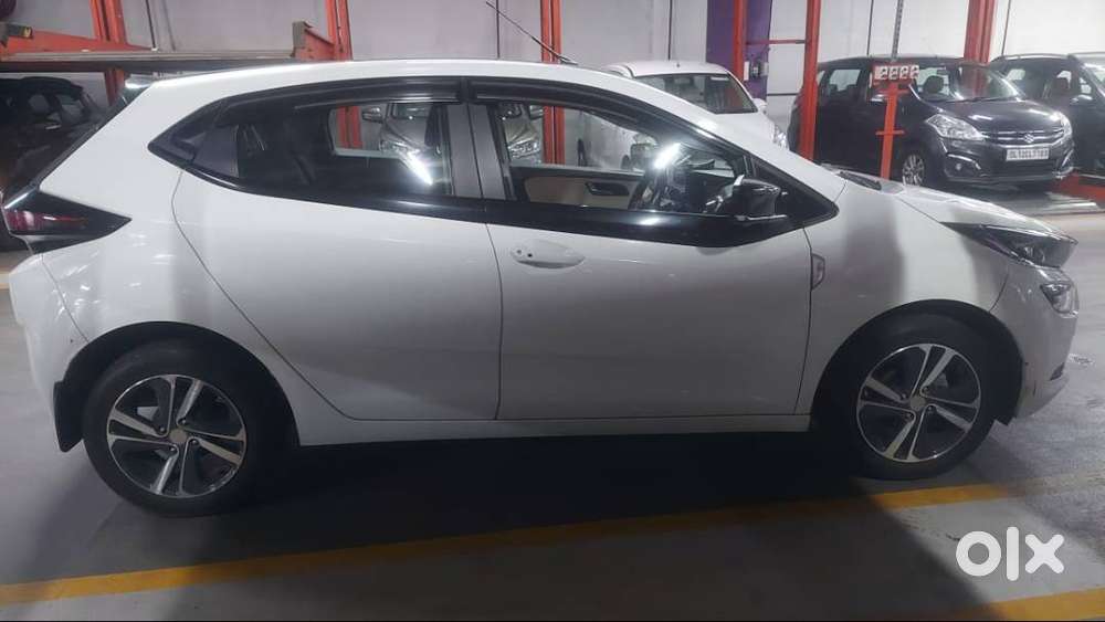 Tata Altroz Xz+ Petrol 2022  12k Km  Single Owner