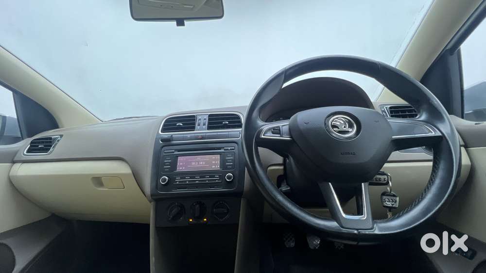 Skoda Rapid 1.6 Mpi Ambition, 2015, Petrol