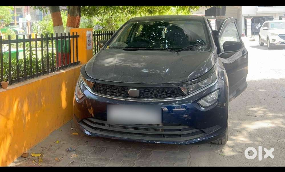 Tata Altroz 1.2 Xz Petrol Manual 2025