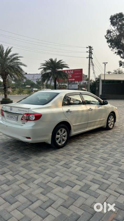 Toyota Corolla Altis 1.8 J, 2012, Petrol