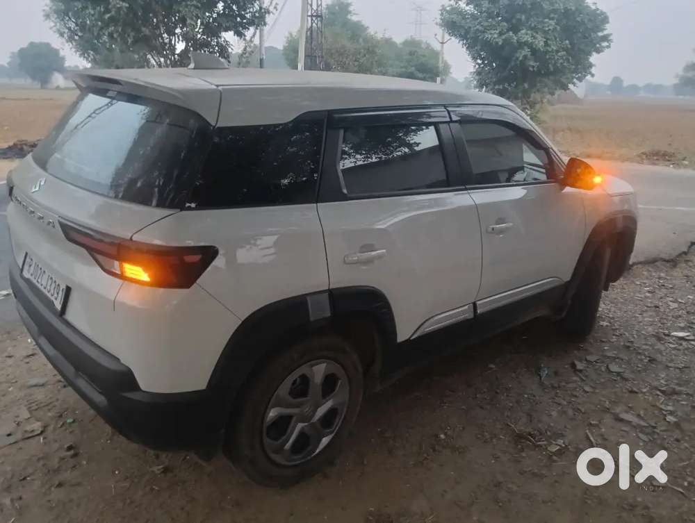 Maruti Suzuki Brezza 2025 Year Model Only Petrol Rj 02 Registration
