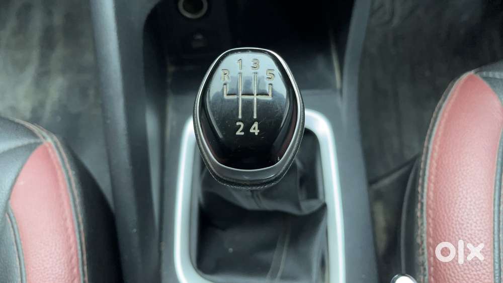 Nissan Magnite 1.0 Xv Premium Dual Tone, 2023, Petrol