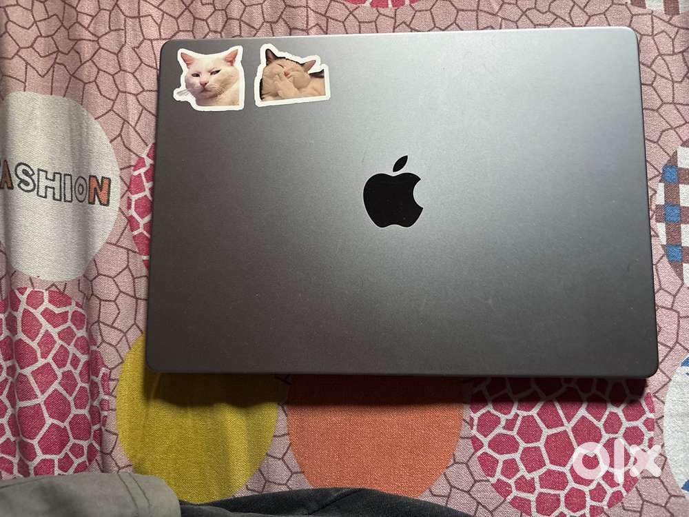 Apple macbook pro 2021 ( apple m1 pro chip 14 inch )