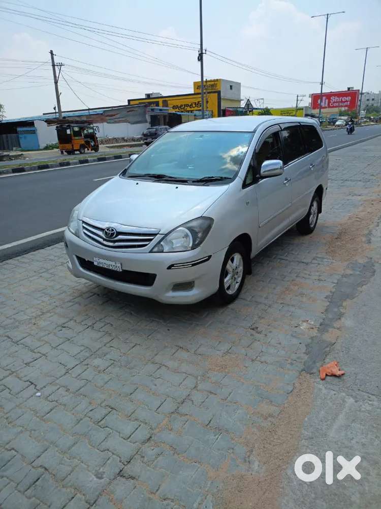 Toyota Innova 2.5 E 2007