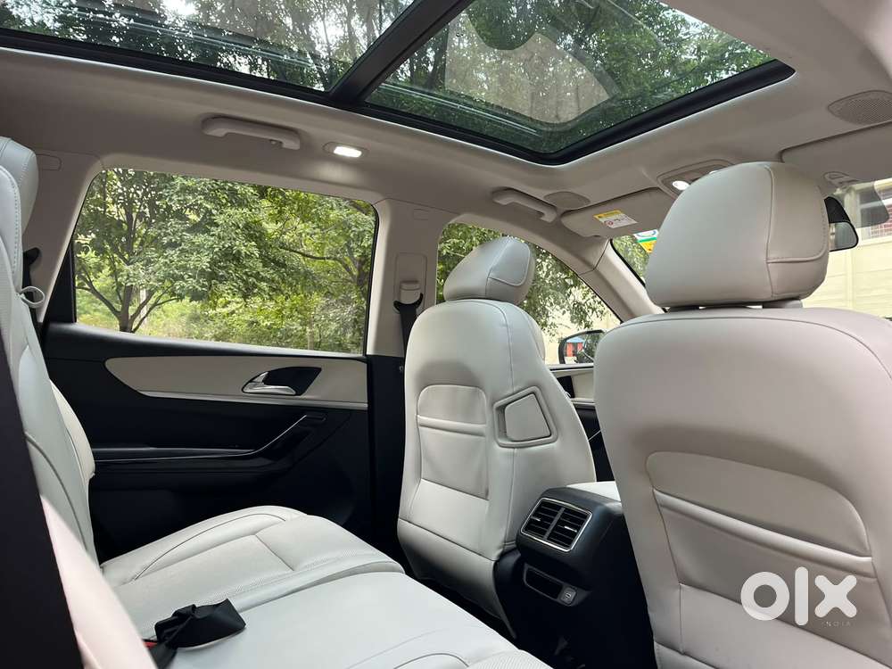 Mahindra Xuv700 2.2 Ax 7 Diesel Mt Luxury Pack Str, 2024, Diesel