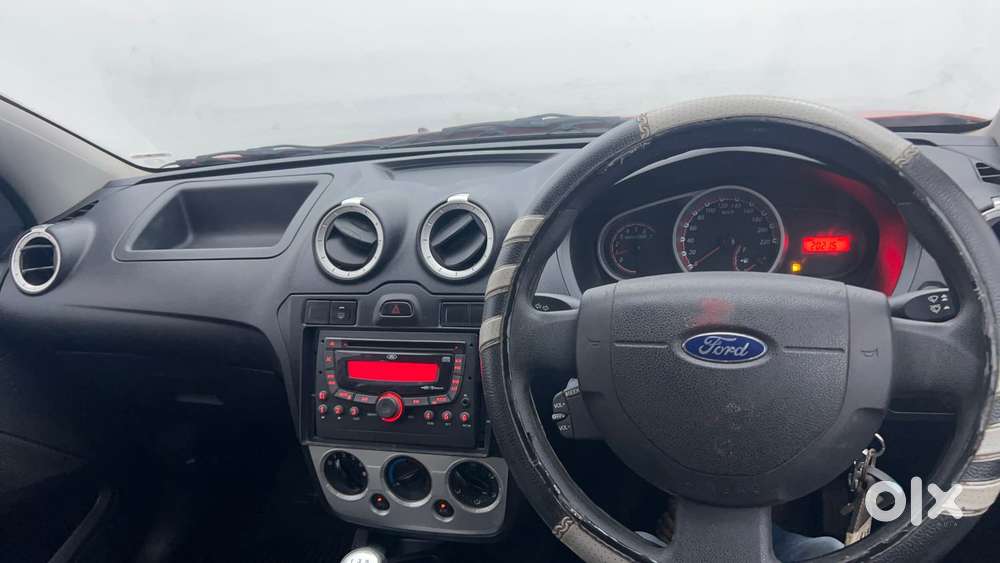 Ford Figo Petrol Zxi, 2015, Petrol