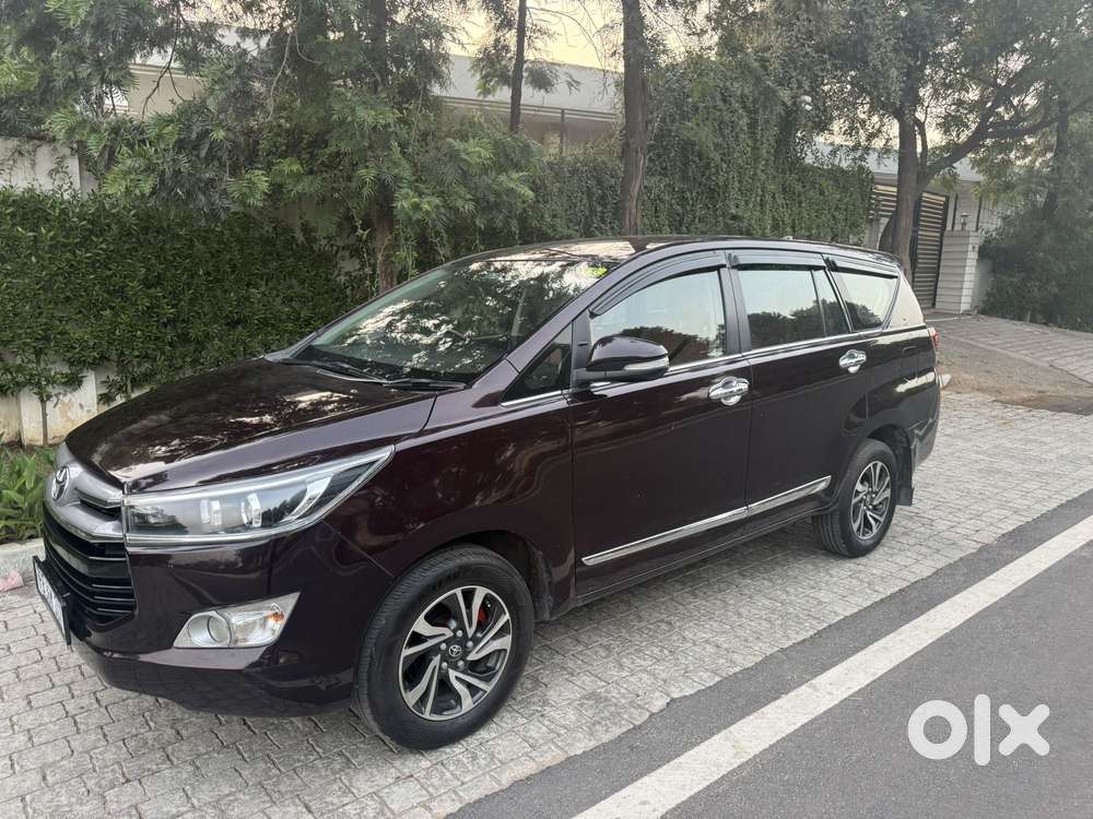 Toyota Innova Crysta 2.4 V 8 Str, 2016, Diesel