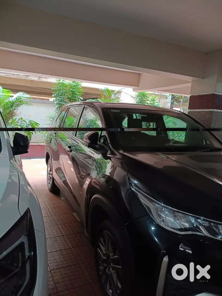 Innova Hycross