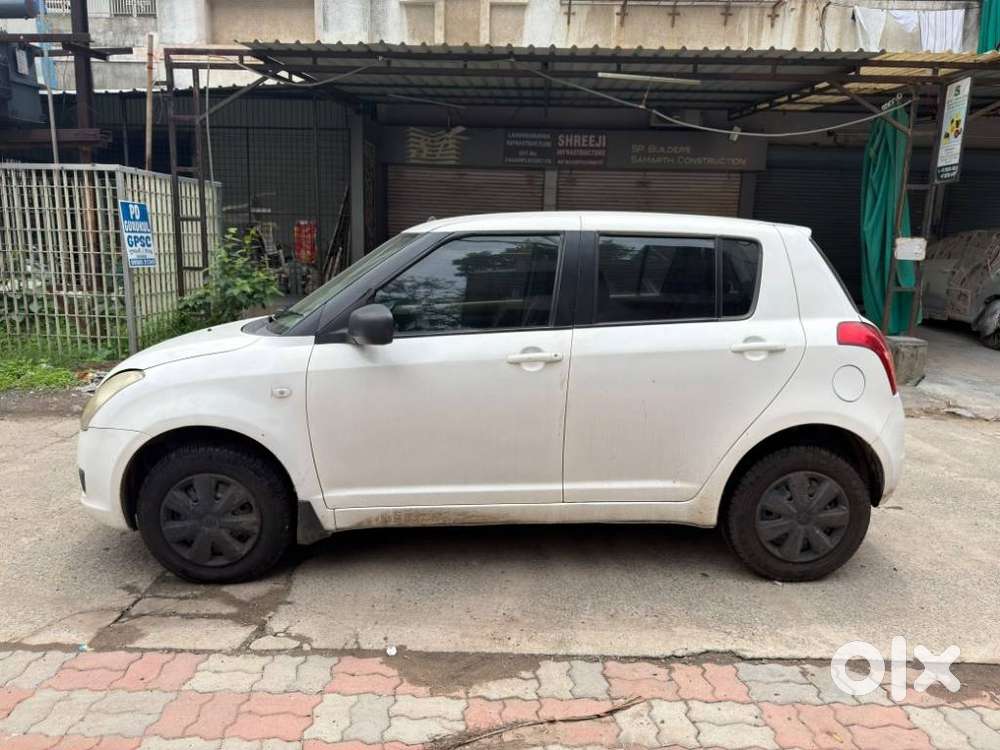 Maruti Suzuki Swift Vxi Bsiv, 2010, Cng & Hybrids