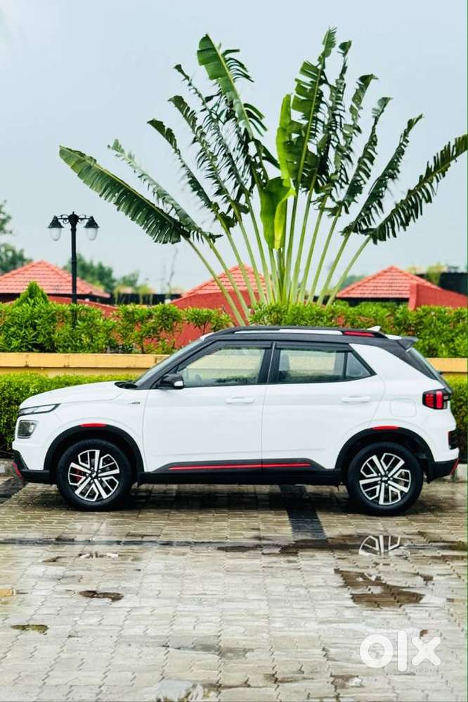 Hyundai Venue, 2023, Petrol