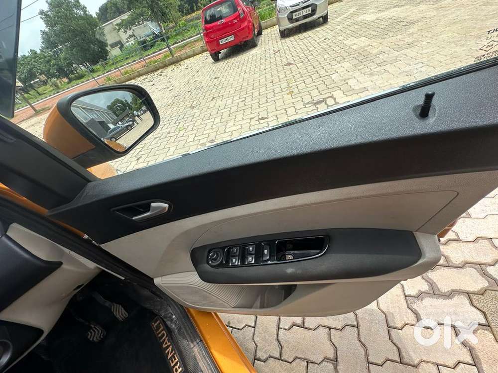 Renault Triber Rxz Amt 7 Str Petrol 2020