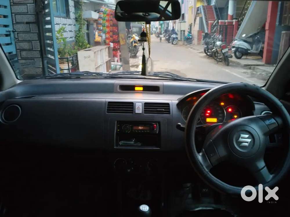Maruti Suzuki Swift 2009 Diesel 132000 Km Driven