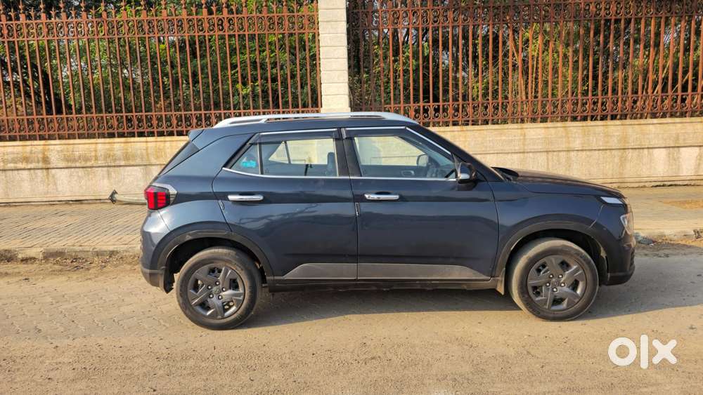 Hyundai Venue 1.2 S Plus, 2023, Petrol