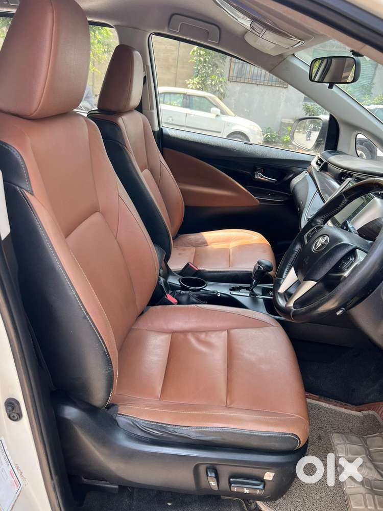 Toyota Innova Crysta 2.8z Automatic, 2017, Diesel
