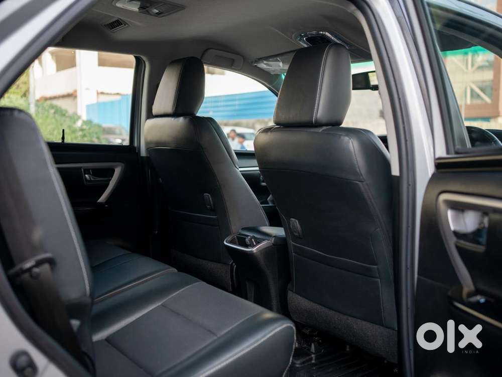 Toyota Fortuner 4x2 At 2.7 Petrol, 2022, Petrol