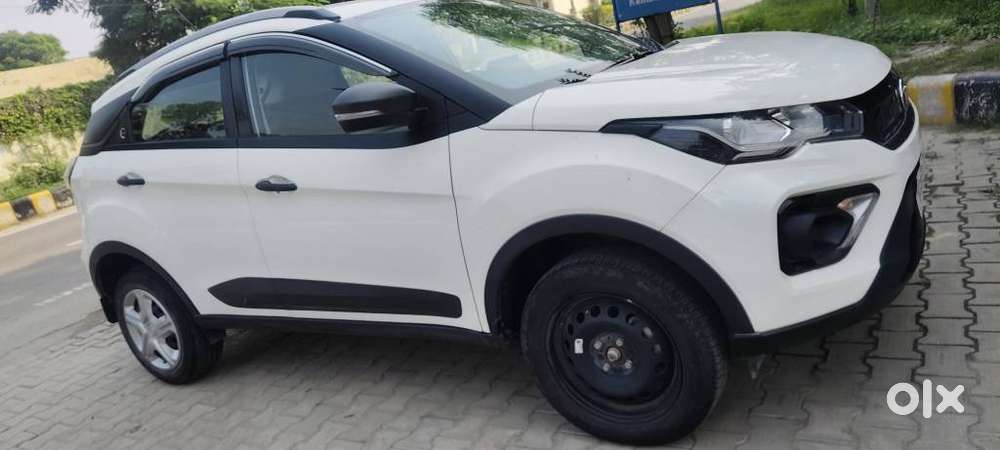 Tata Nexon 1.2 Revotron Xm (s), 2023, Petrol