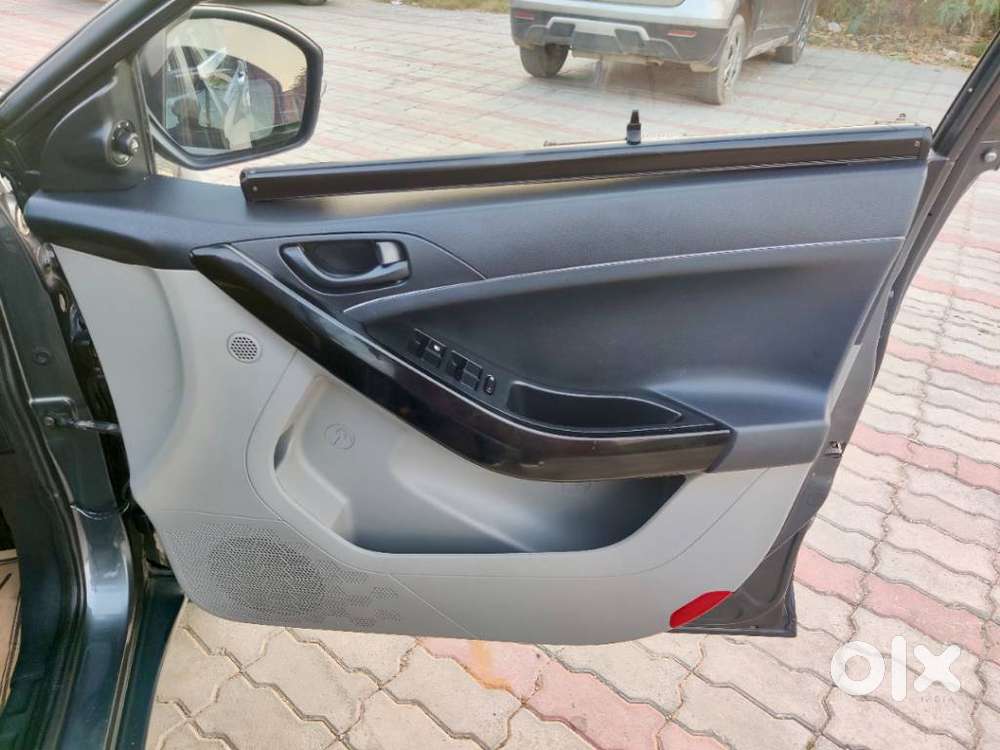 Tata Nexon 1.2 Revotron Xt, 2019, Petrol