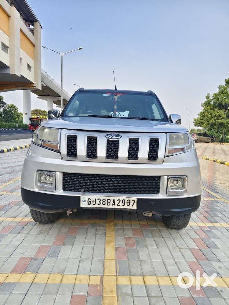 Mahindra Tuv 300 Mhawk100 T8 Dual Tone, 2018, Diesel