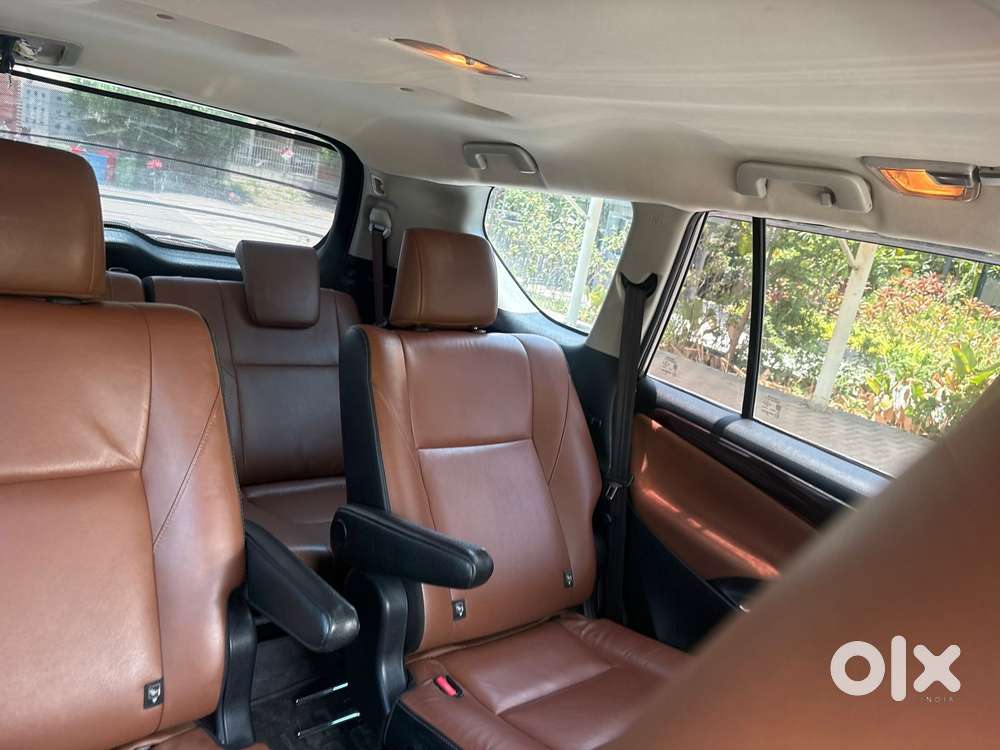 Toyota Innova Crysta 2.8z Automatic, 2017, Diesel
