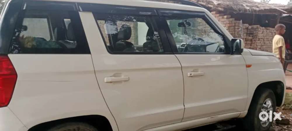 Mahindra Tuv T8