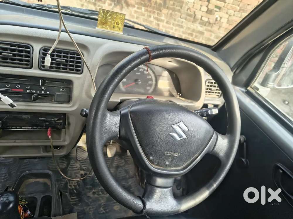 सीएनजी लगी है पास नहीं है कागज एक दम ओके है