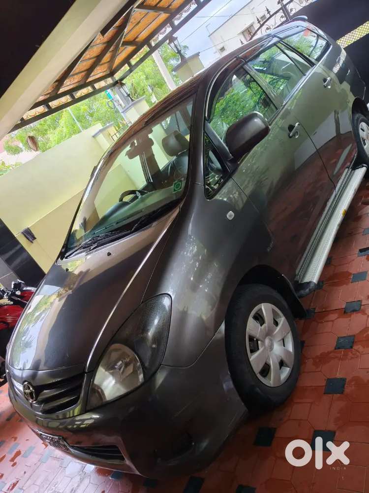 Toyota Innova 2010 Diesel 192000 Km Driven